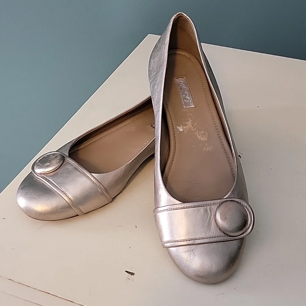 ECCO‎ Owando Light Gold Metallic Button Flats Eur 41, US 10.5